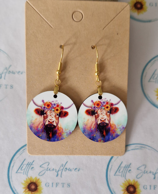 Round highland cow design earrings